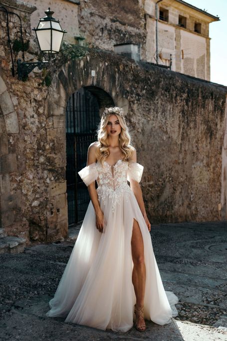 Corsagen Brautkleid mit Schlitz
