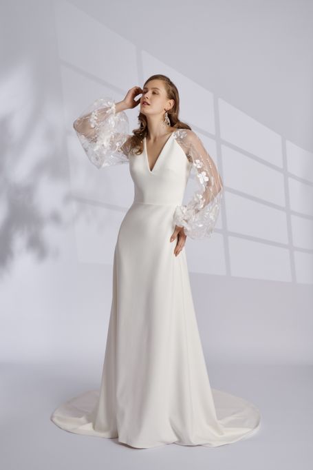 Cleanes Brautkleid mit Spitzenärmeln
