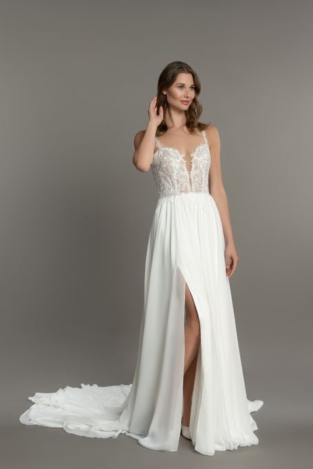 Chiffon Brautkleid mit Schlitz