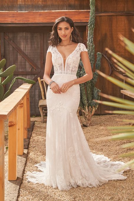 Figurbetontes Boho Brautkleid