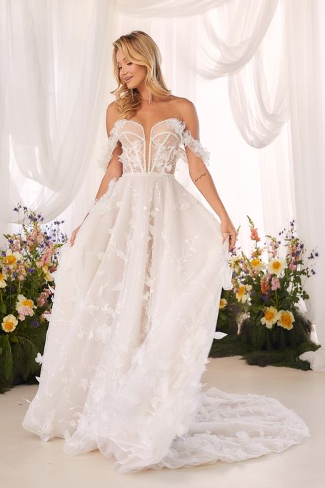 Exklusives Brautkleid mit 3D Blüten