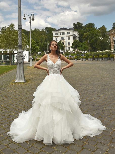 Brautkleid mit Volants